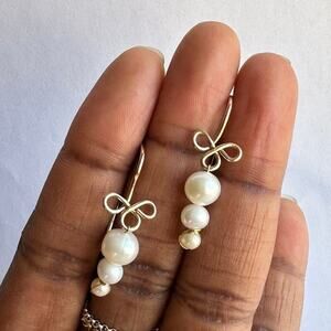 14k Gold Fill 3 Leaf Clover Graduated Pearl Earring